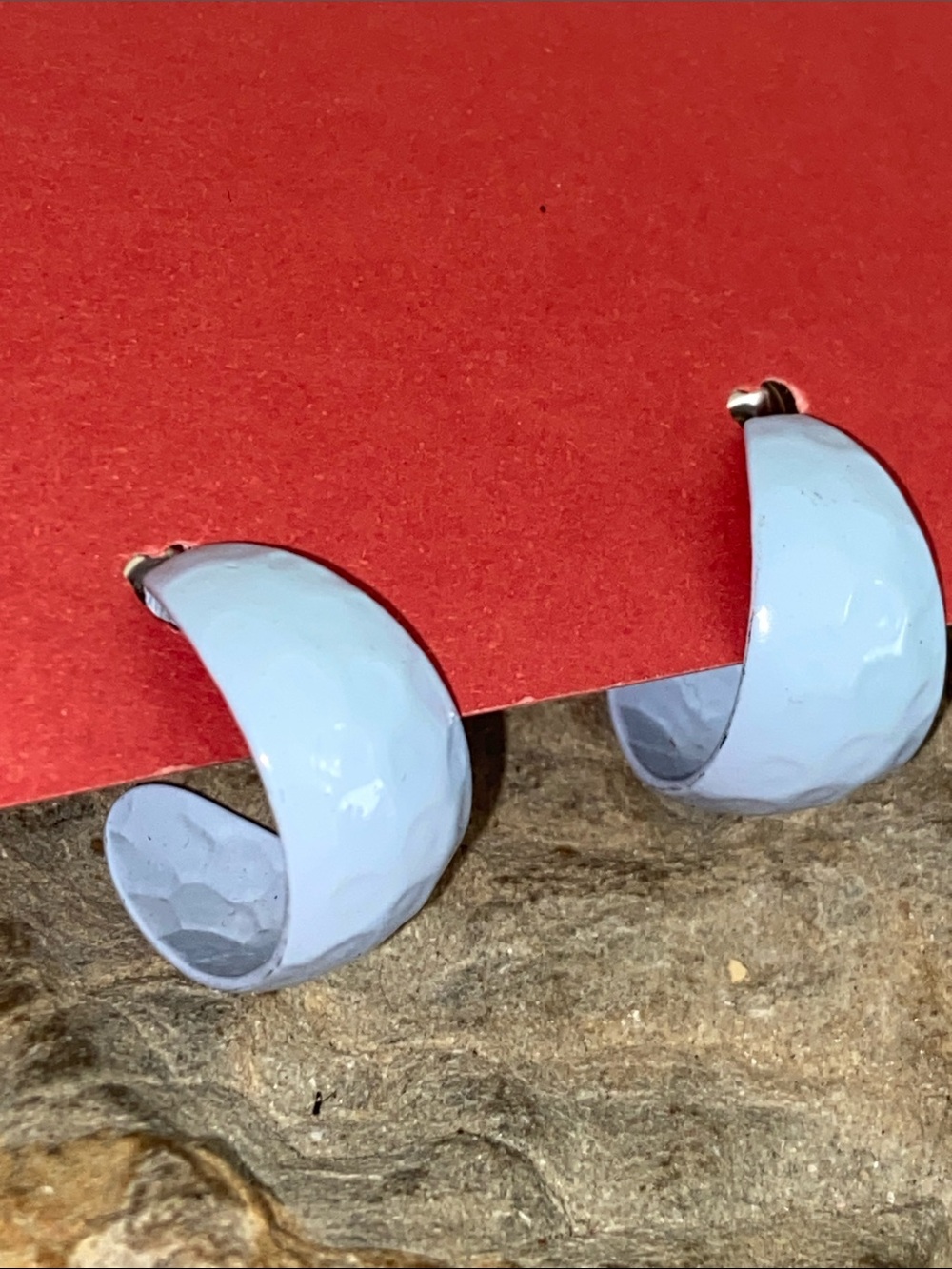 5/$10❤️❤️❤️Vintage 90s Light Blue Hammered Hoop Earrings
